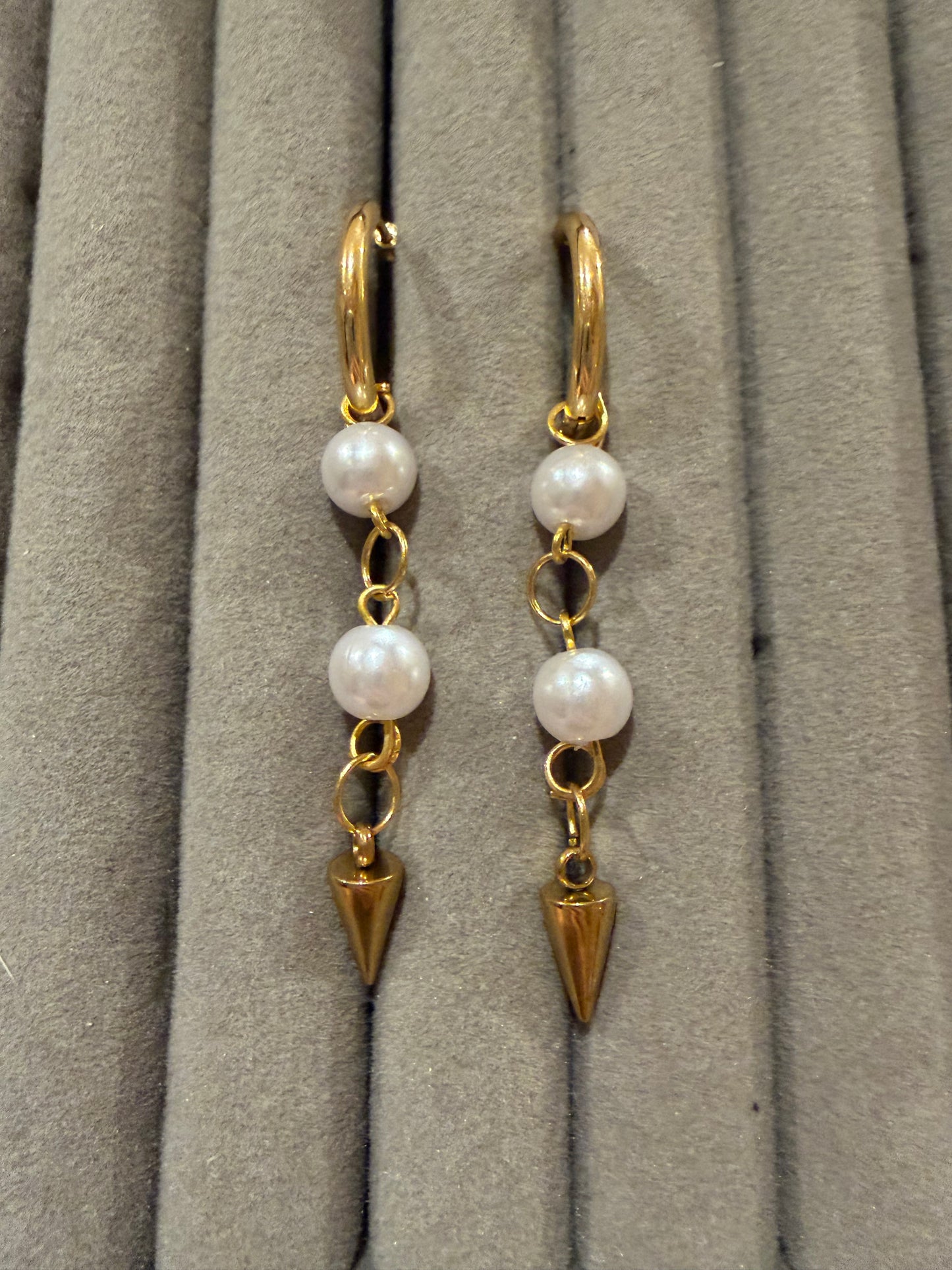 Celine Earrings Guld